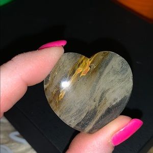 Natural stone heart 1.5” predrilled